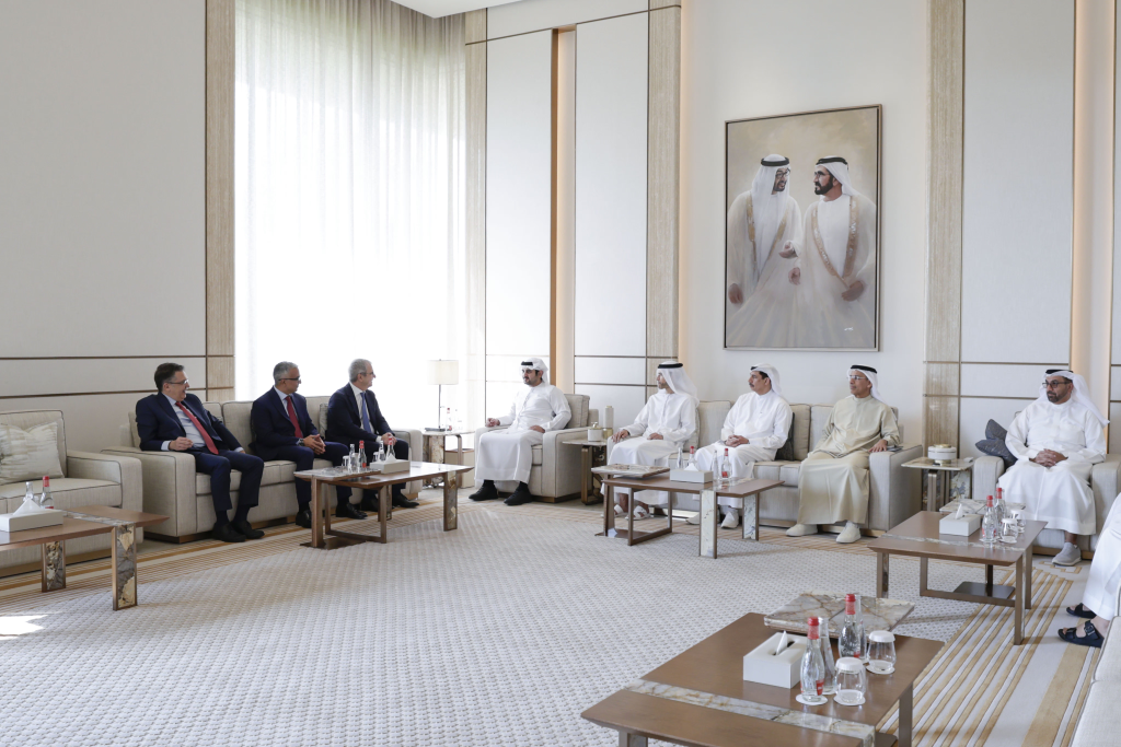 Sheikh Maktoum Meets Nestlé CEO to Discuss Economic Growth