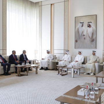 Sheikh Maktoum Meets Nestlé CEO to Discuss Economic Growth