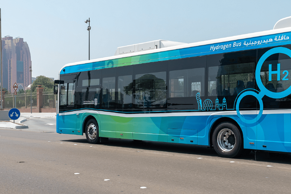 Abu Dhabi Launches Eco-Friendly Green Buses on Route No.65