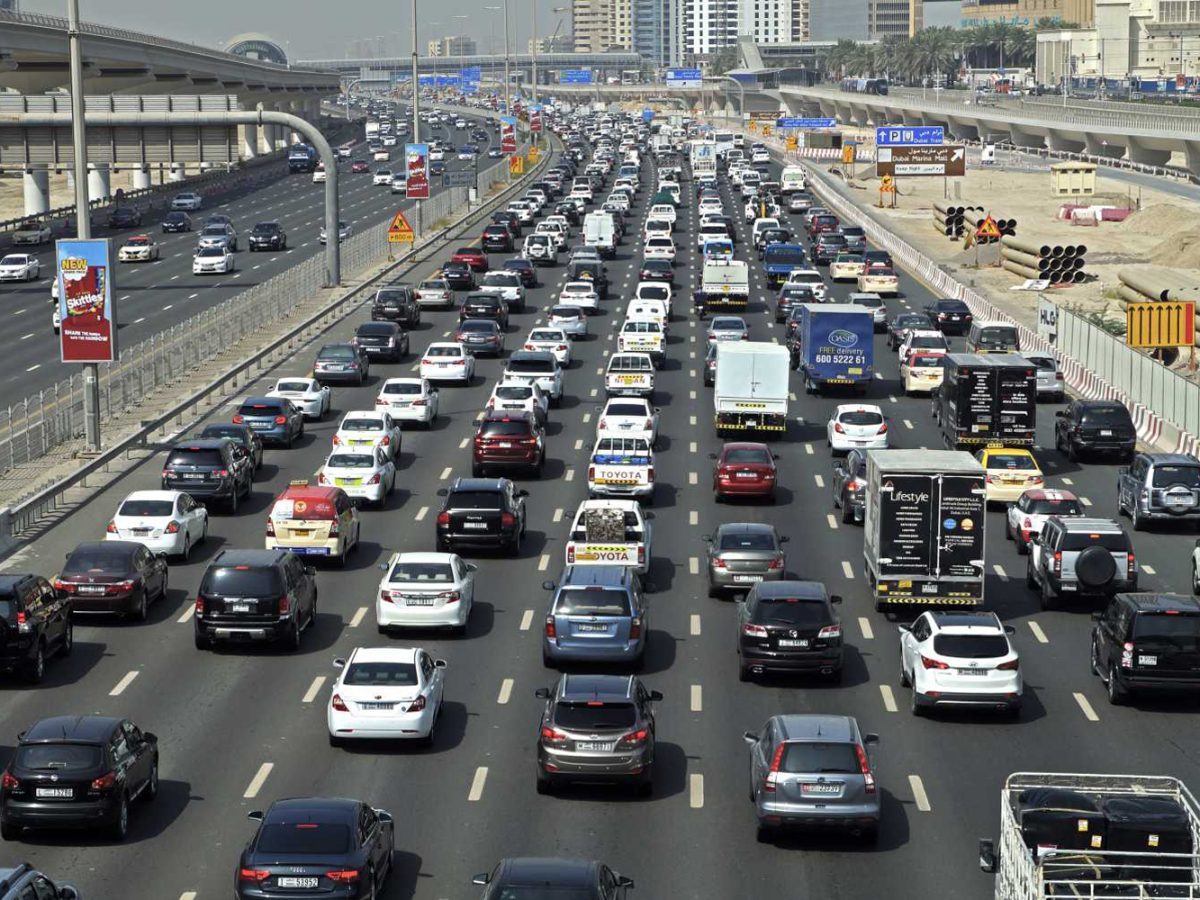 Four Solutions Proposed to Address Traffic Congestion Between Dubai and Sharjah