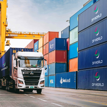 DP World Partners with Einride to Launch Electric Freight Operations at Jebel Ali Port