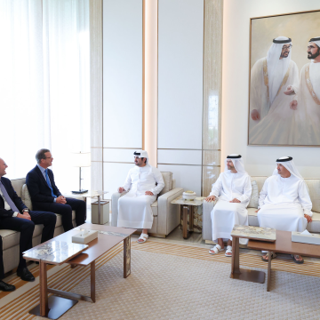 Sheikh Maktoum bin Mohammed Discusses Collaboration with LGT Group Chairman