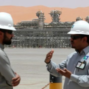 UAE and Saudi Arabia Reduce Benchmark Crude Oil Prices