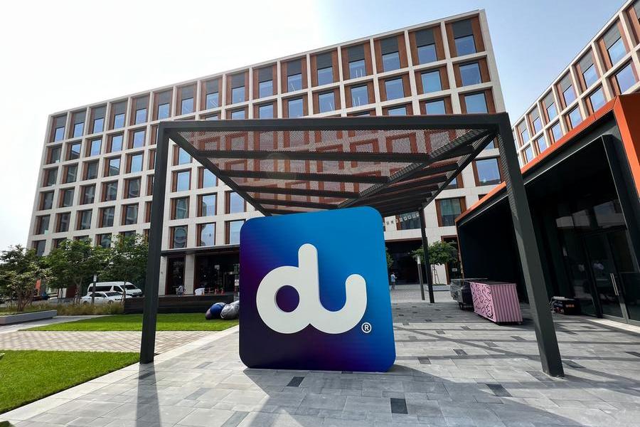 Dubai's du Secures $544 Million Data Center Deal with Microsoft
