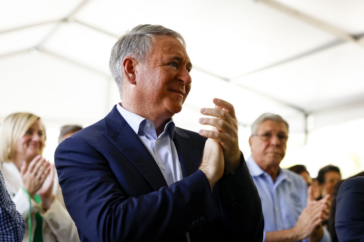 Hedge Fund Leaders Gather in Abu Dhabi for Insights on Middle Eastern Wealth