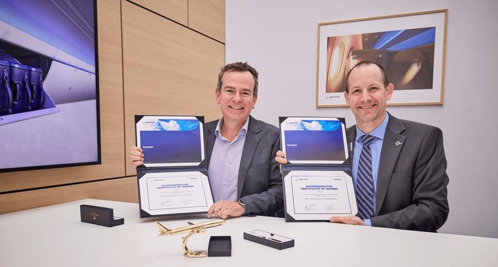 flydubai and Boeing Sign Agreement to Retrofit 737 MAX Fleet with Space Bins