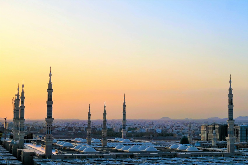 Saudi Arabia's Initiative to Localize 41 Tourism Professions Aims to Boost Employment