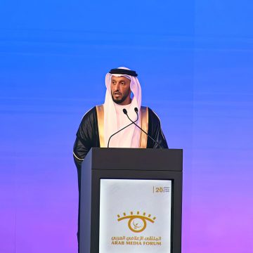 Abdulla Al Hamed Leads UAE Delegation at Arab Media Forum in Kuwait