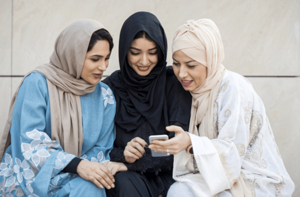 Majority of UAE Residents Support AI-Generated Content but Demand Transparency