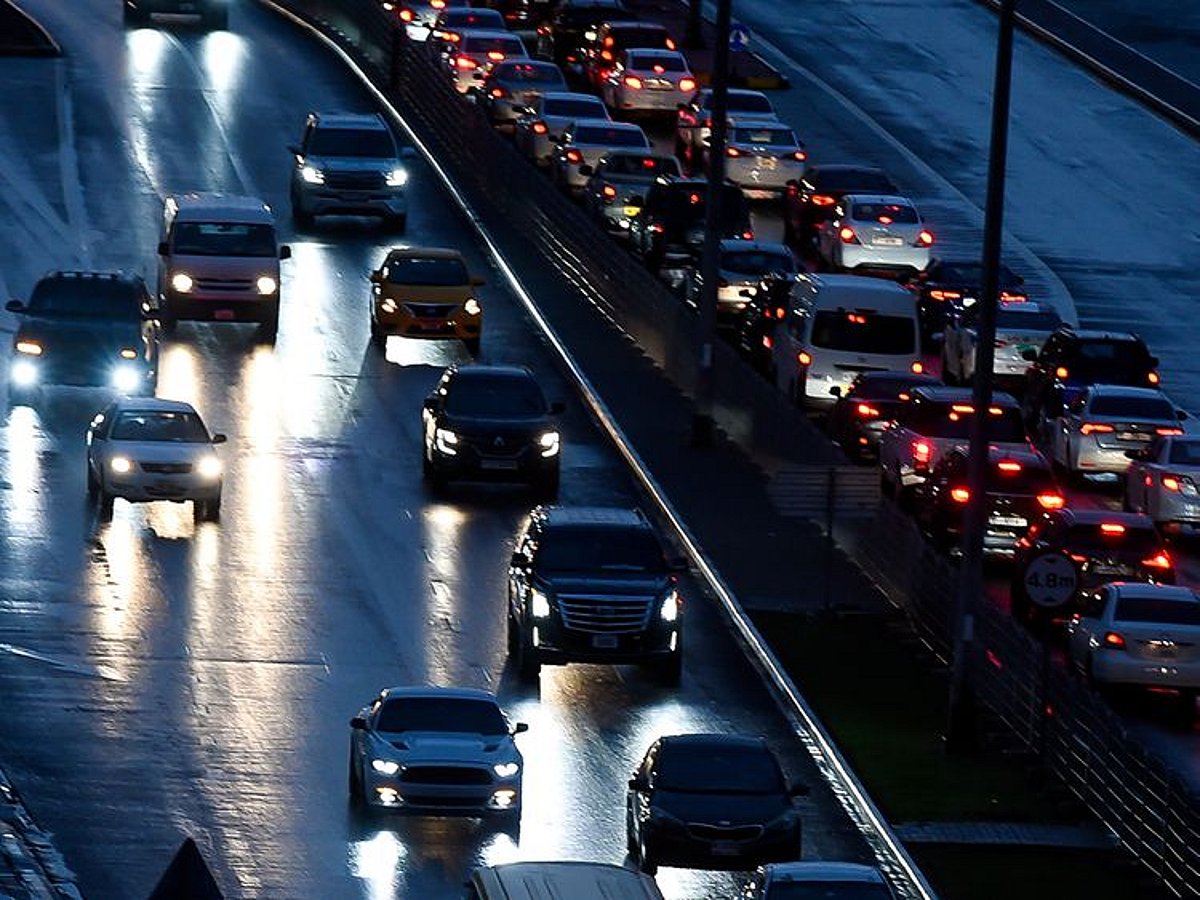 Sharjah Police and Emirates Post Collaborate for Doorstep Delivery of Driving Licences and Vehicle Documents