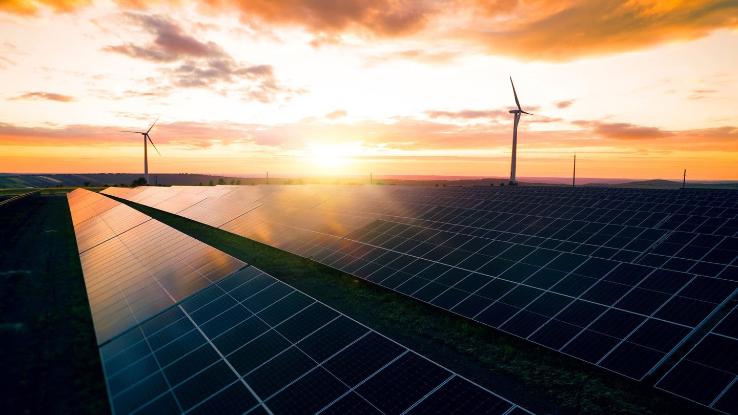 UAE and US Join Forces to Develop 15GW of Clean Energy Projects by 2035