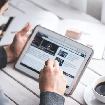 UAE Enforces Strict Penalties for Unlicensed Media Activities Under New Law