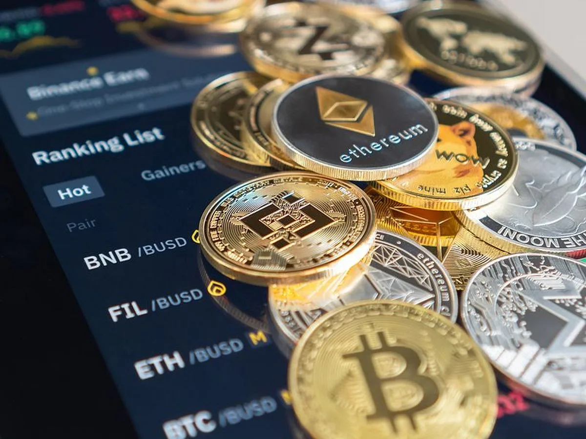 UAE Investors Eye Opportunities as Global Crypto Funds Attract $1.9 Billion