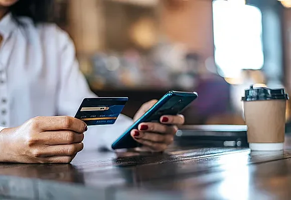 scam-message-scam-call-credit-card.webp UAE Ministry Issues Warning on Investment Fraud and Scams