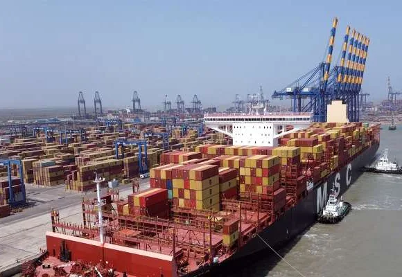 1787814906-1787814905-ih2wrtt09uc4-700x400-1.jpg Dubai’s Non-Oil Trade with India Reaches $60.6 Billion in 2025