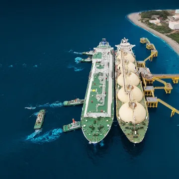 ADNOC-LS-Ship-to-Ship-operation-of-Al-Shelila-and-Ish.webp Adnoc L&S Reports Record 303% Profit Surge in Q2 2023