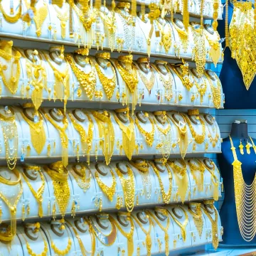 Gold-jewellery13.webp Rising Gold Prices Prompt UAE Residents to Invest in Coins and Bars