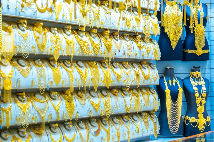 Gold-jewellery13.webp Rising Gold Prices Prompt UAE Residents to Invest in Coins and Bars